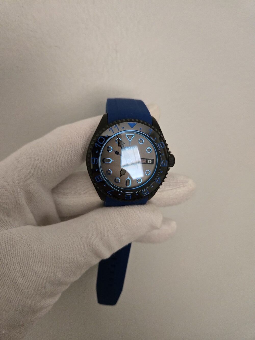 Custom Seiko Mod Automatic Men's Watch - Picture 4 of 6